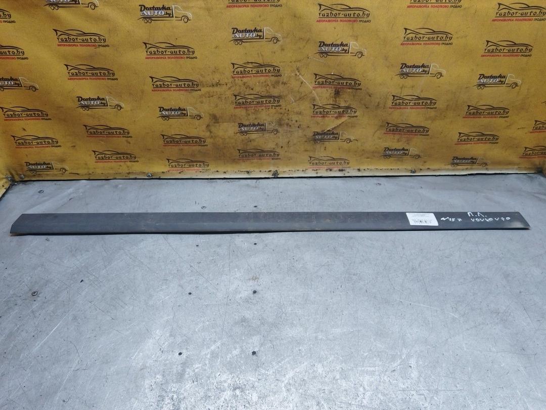Молдинг двери передней левой ZSB6ZF Volvo V70