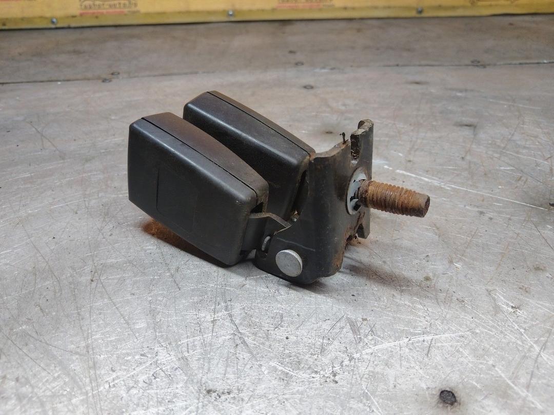 Замок ремня безопасности Q6W38Q Ford Fusion купить