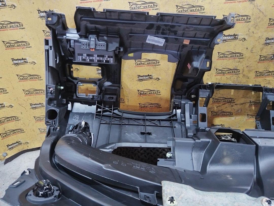 Панель передняя салона (торпедо) 92I3WH Renault Scenic undefined