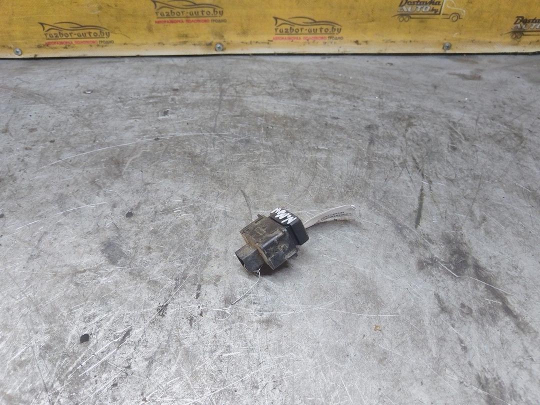 Кнопка (выключатель) L6B7P4 Nissan Note купить в магазине запчастей бу