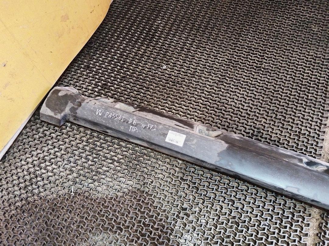 Порог правый ABAKLM Volkswagen Passat купить в магазине запчастей бу