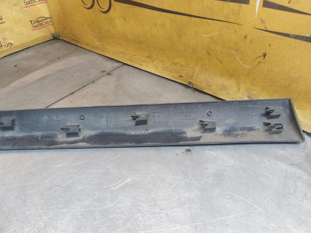 Молдинг двери передней правой V9OI0C Renault Scenic купить с доставкой