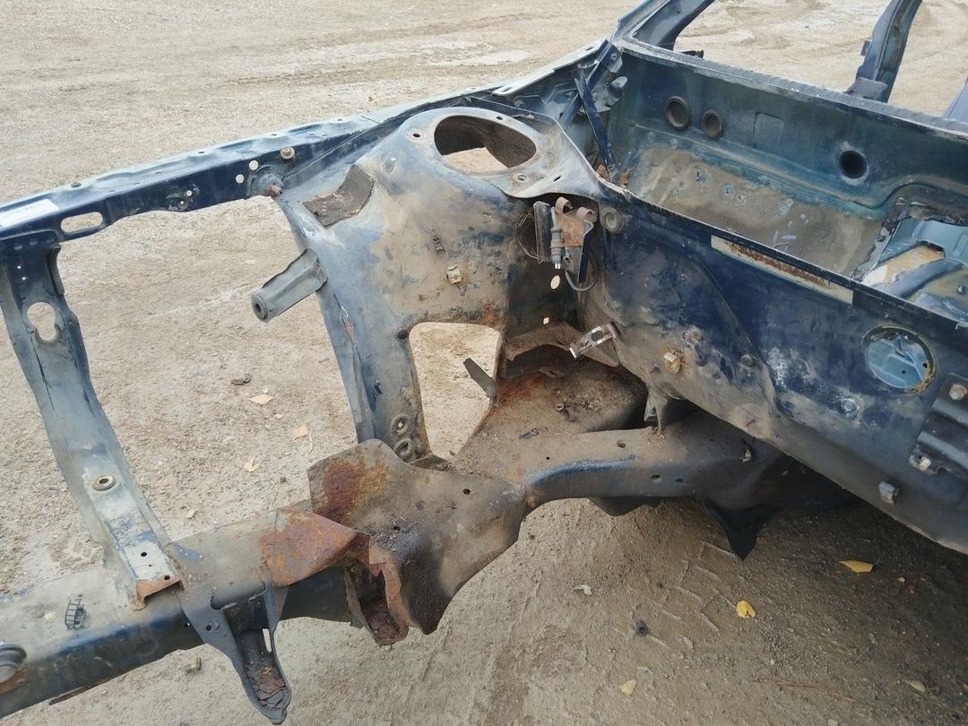 Стакан лонжерона правый S9P5RN Audi 100 купить