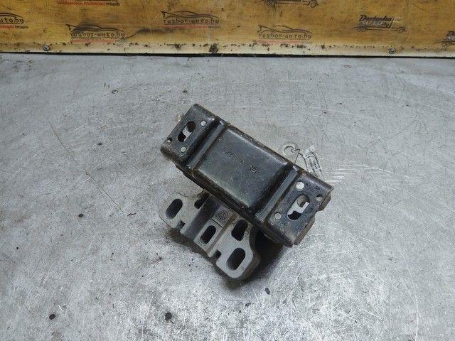 Подушка крепления двигателя WQK4XI Skoda Octavia купить в магазине запчастей бу