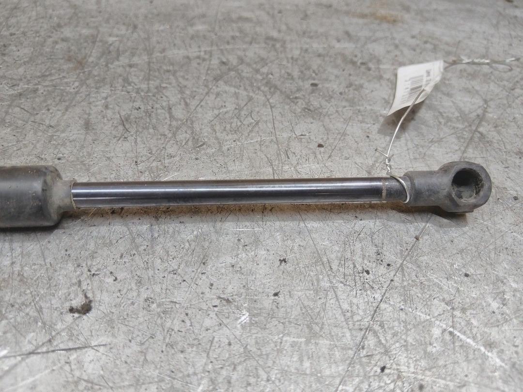 Амортизатор крышки багажника (3-5 двери) L095N6 Fiat Linea - Фото 4