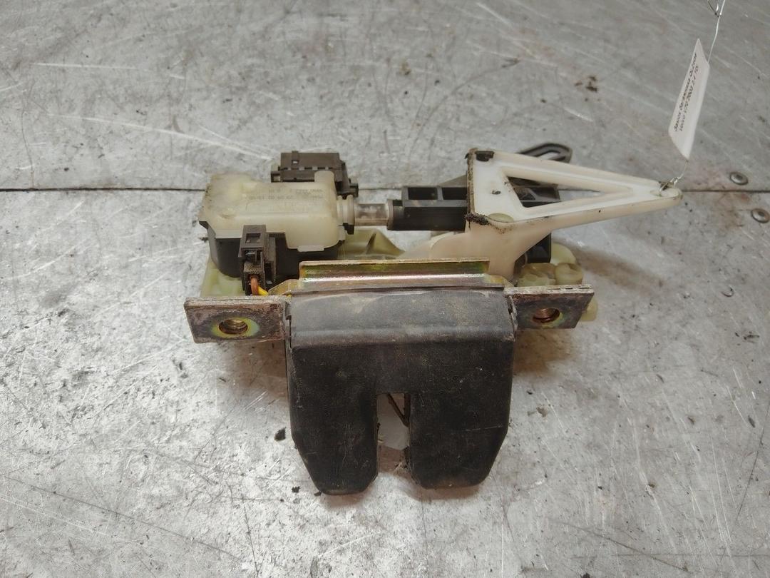 Замок багажника QLZ4G8 Volvo V70 - Фото 4