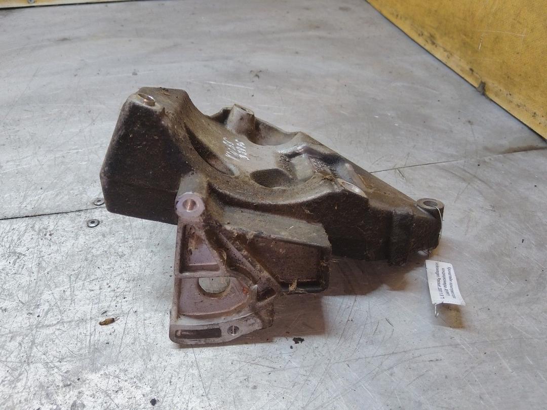 Кронштейн компрессора кондиционера AYPP7I Volkswagen Passat - Фото 2