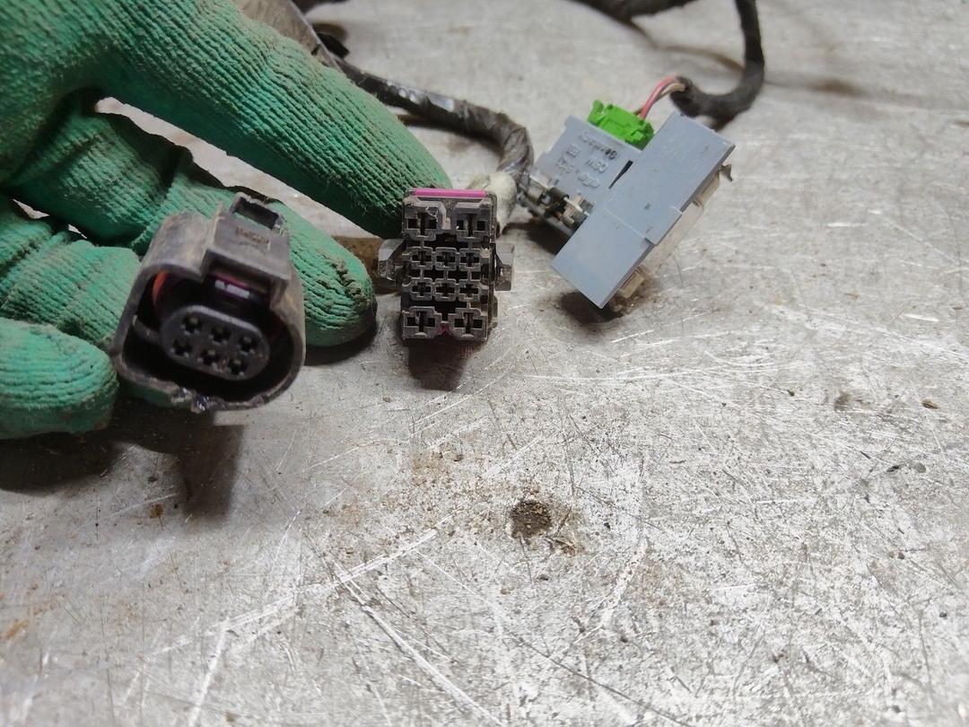 Проводка двери задней правой VRW829 Seat Toledo купить в магазине запчастей бу