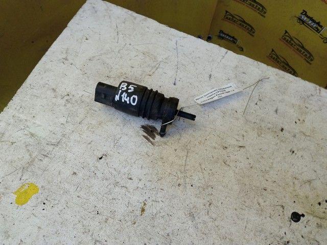 Насос (моторчик) омывателя стекла CFYUV9 Volkswagen Passat - Фото 2