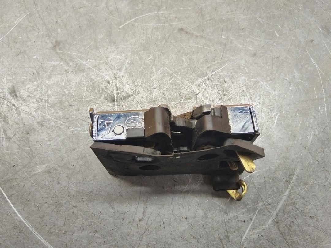 Замок двери задней левой FPE6V4 Audi 80 купить с доставкой