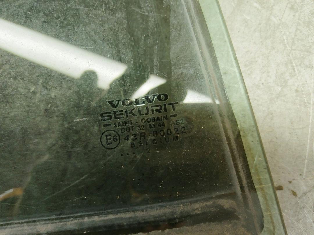 Стекло двери задней правой 0NKJFU Volvo V40 купить