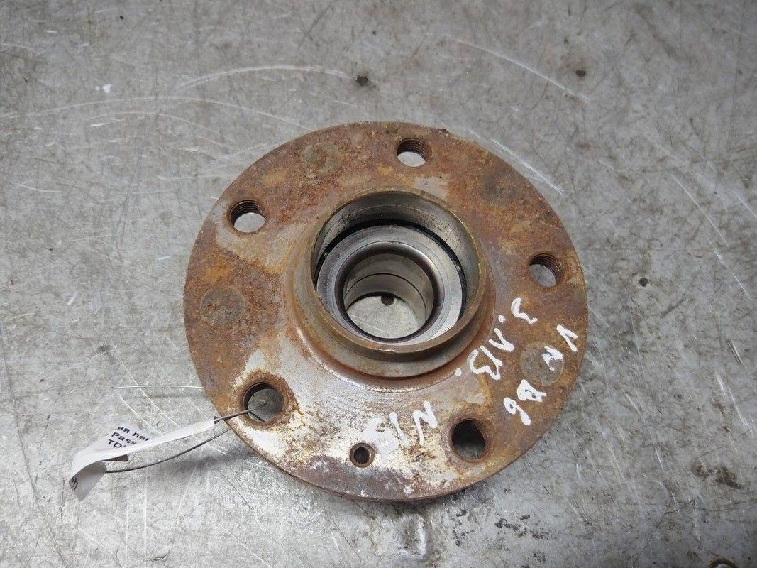 Ступица задняя левая L7FY8Q Volkswagen Passat - Фото 1