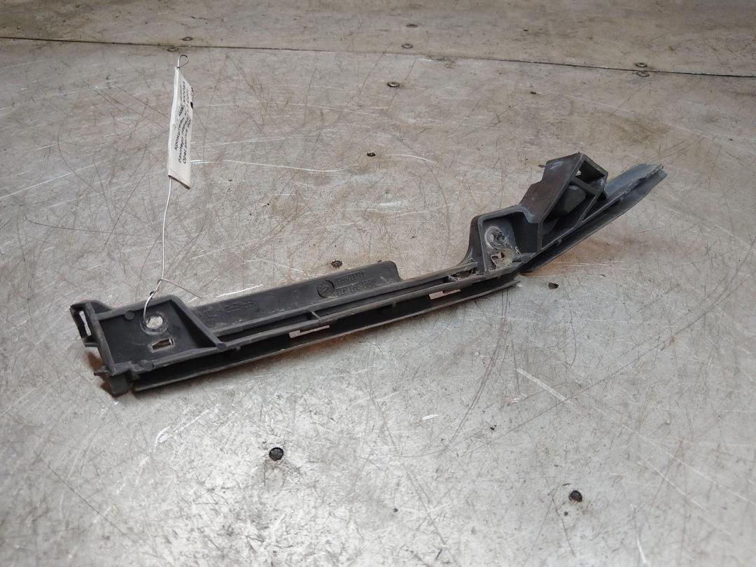 Кронштейн крепления бампера переднего NIOD6A Opel Meriva купить в магазине запчастей бу