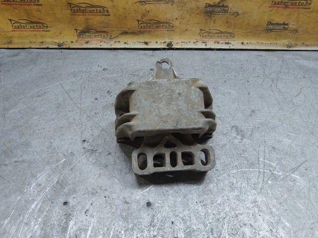Подушка крепления двигателя B211LH Skoda Octavia