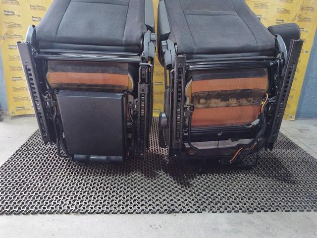 Сиденье переднее BUJ76L Opel Zafira undefined