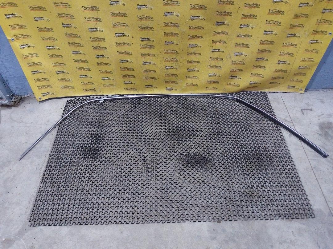 Молдинг крыши UM6PLE Audi 100