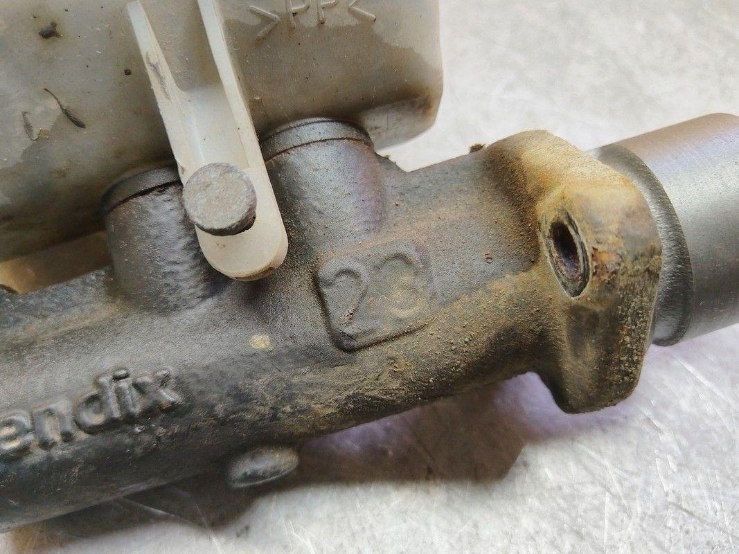 Цилиндр тормозной главный AR58E9 Fiat Tempra купить в магазине запчастей бу