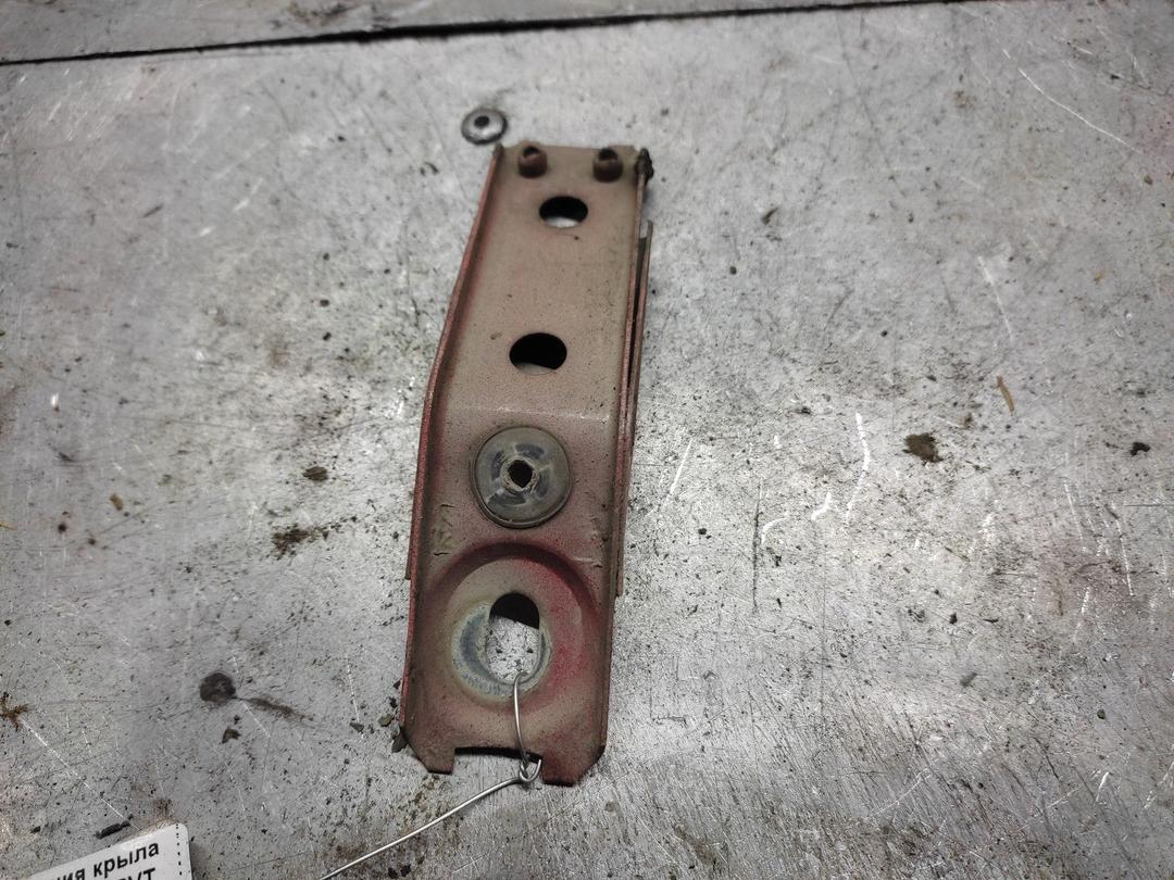 Кронштейн крепления крыла переднего правого OV6RVT Audi 80 - Фото 1