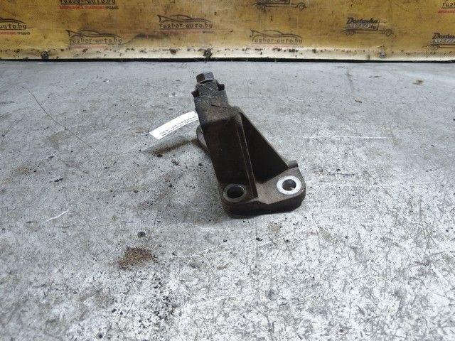 Кронштейн полуоси DZIVRA Renault Scenic купить на авторазборке