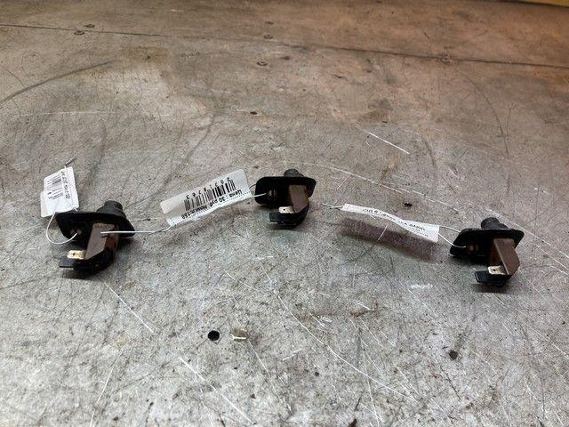 Выключатель концевой (концевик) 2M3PJF Volvo V40 - Фото 2