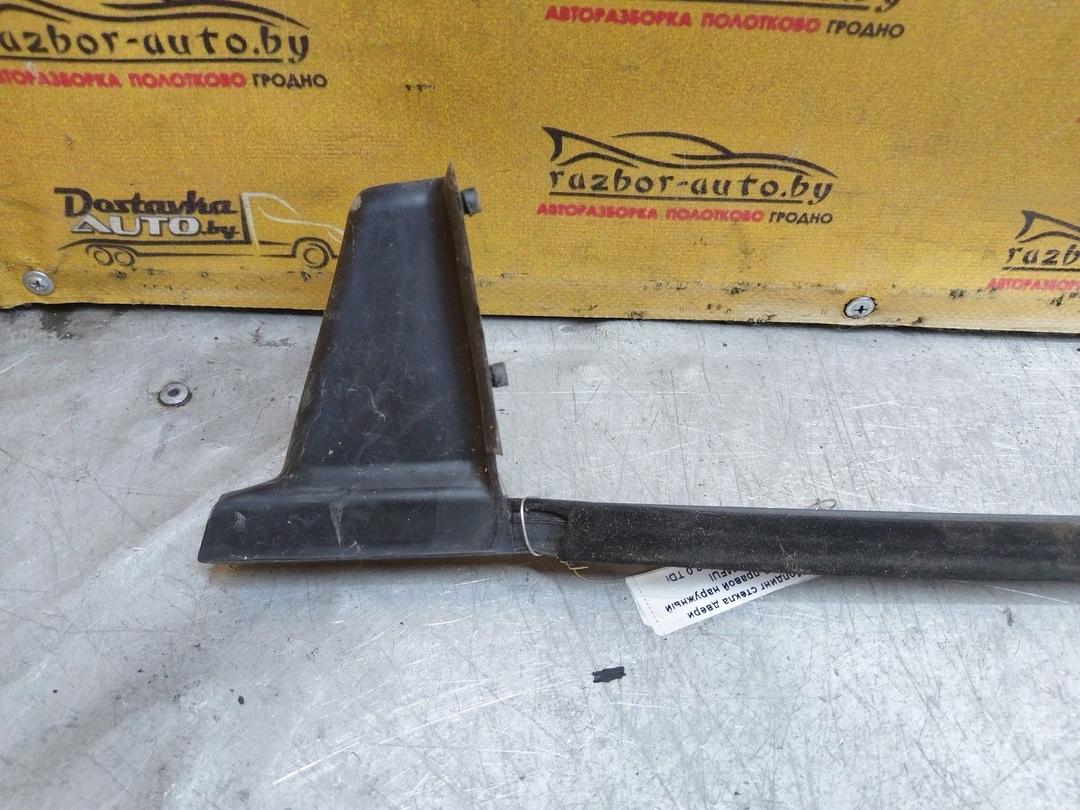 Молдинг стекла двери передней правой наружный RWMFUI Seat Altea купить