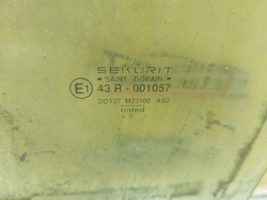 Стекло двери передней левой 132X6Y Ford Scorpio купить