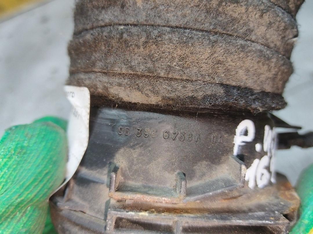 Патрубок воздушного фильтра 8HVN2W Peugeot 406 купить с доставкой
