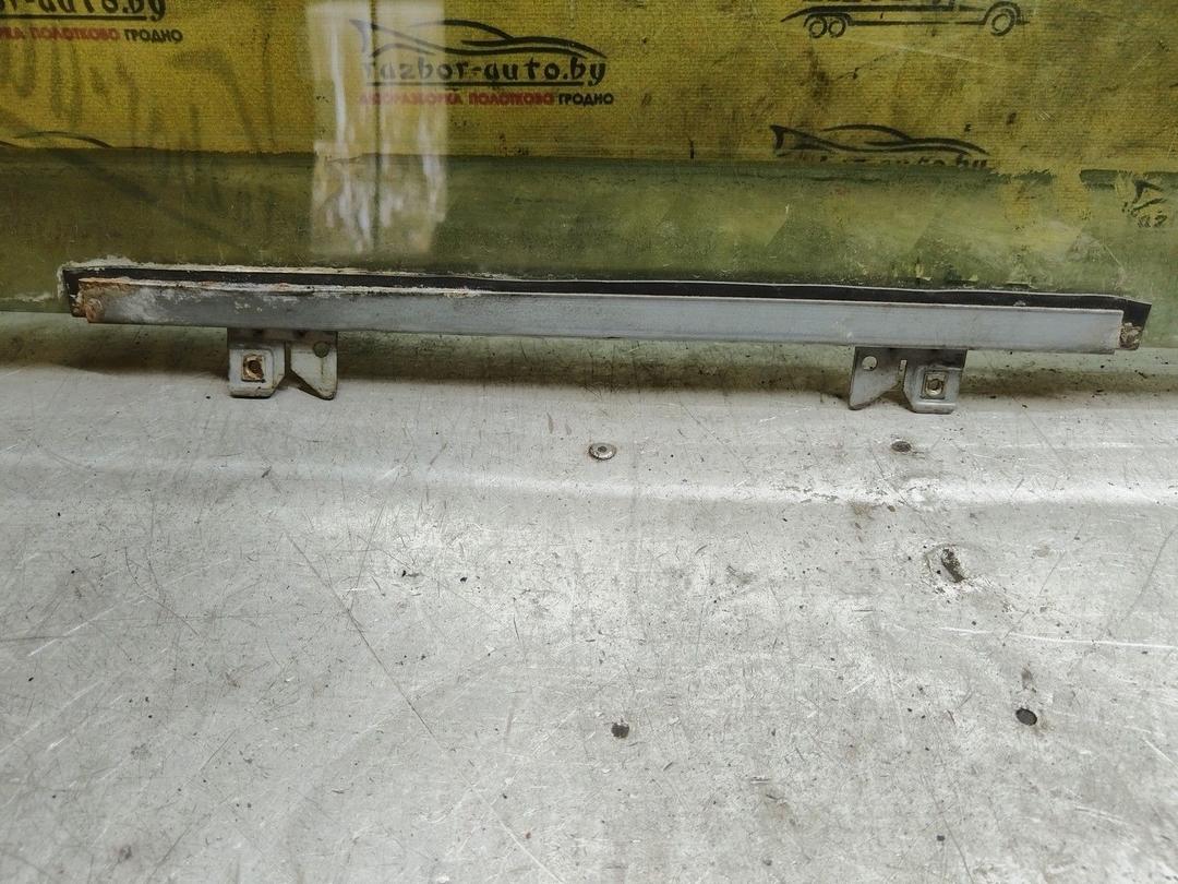 Стекло двери передней правой WTLNYV Renault Laguna купить в магазине запчастей бу