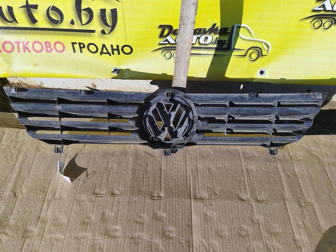 Решетка радиатора PFERMM Volkswagen Polo купить в магазине запчастей бу