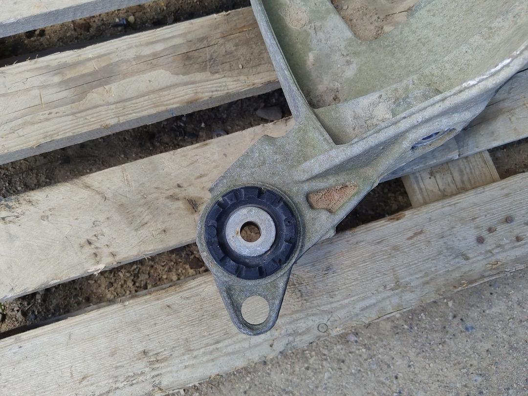 Балка подвески задняя Y4ZYF5 Peugeot 407 купить на авторазборке