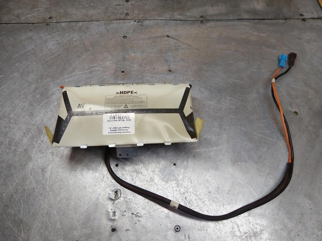 Подушка безопасности пассажира C9P8Y8 Peugeot 307