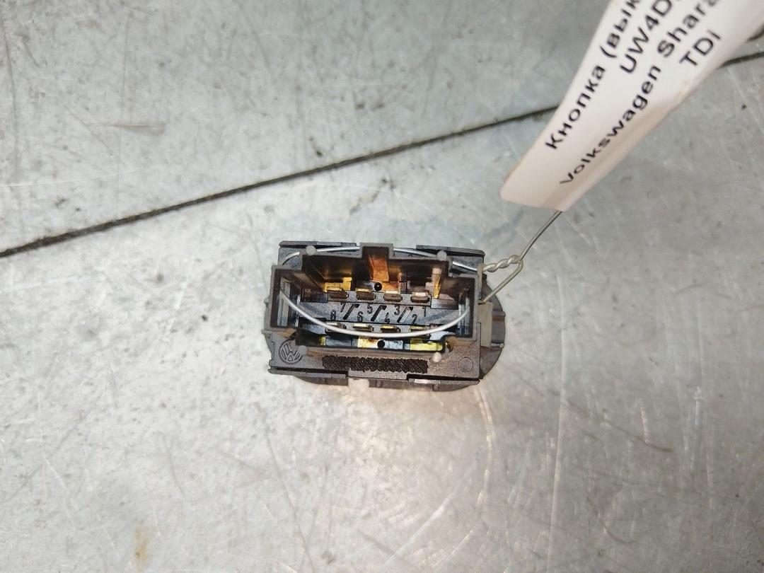 Кнопка (выключатель) UW4DKZ Volkswagen Sharan купить