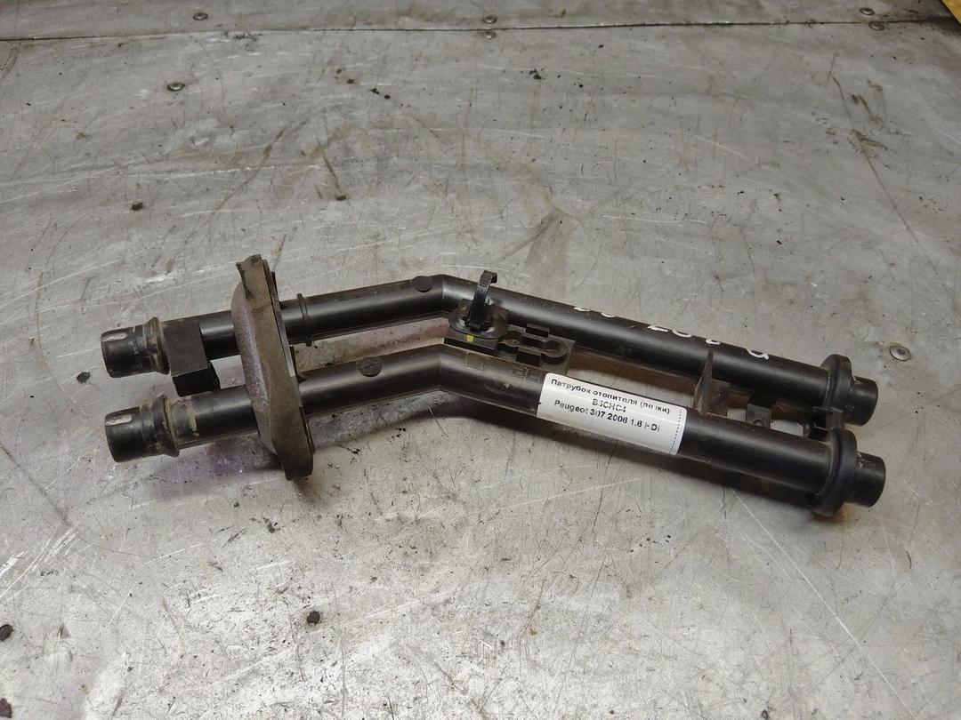 Патрубок отопителя (печки) B5CHC4 Peugeot 307