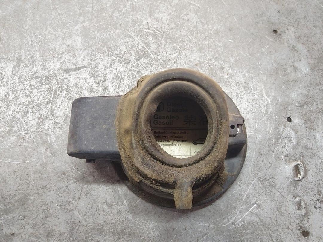 Лючок топливного бака L69XXX Volkswagen Passat купить