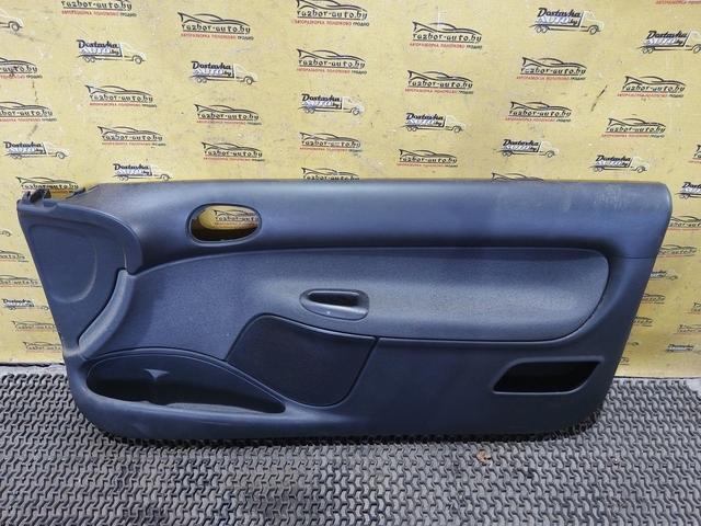 Обшивка двери передней правой (дверная карта) EFA43P Peugeot 206