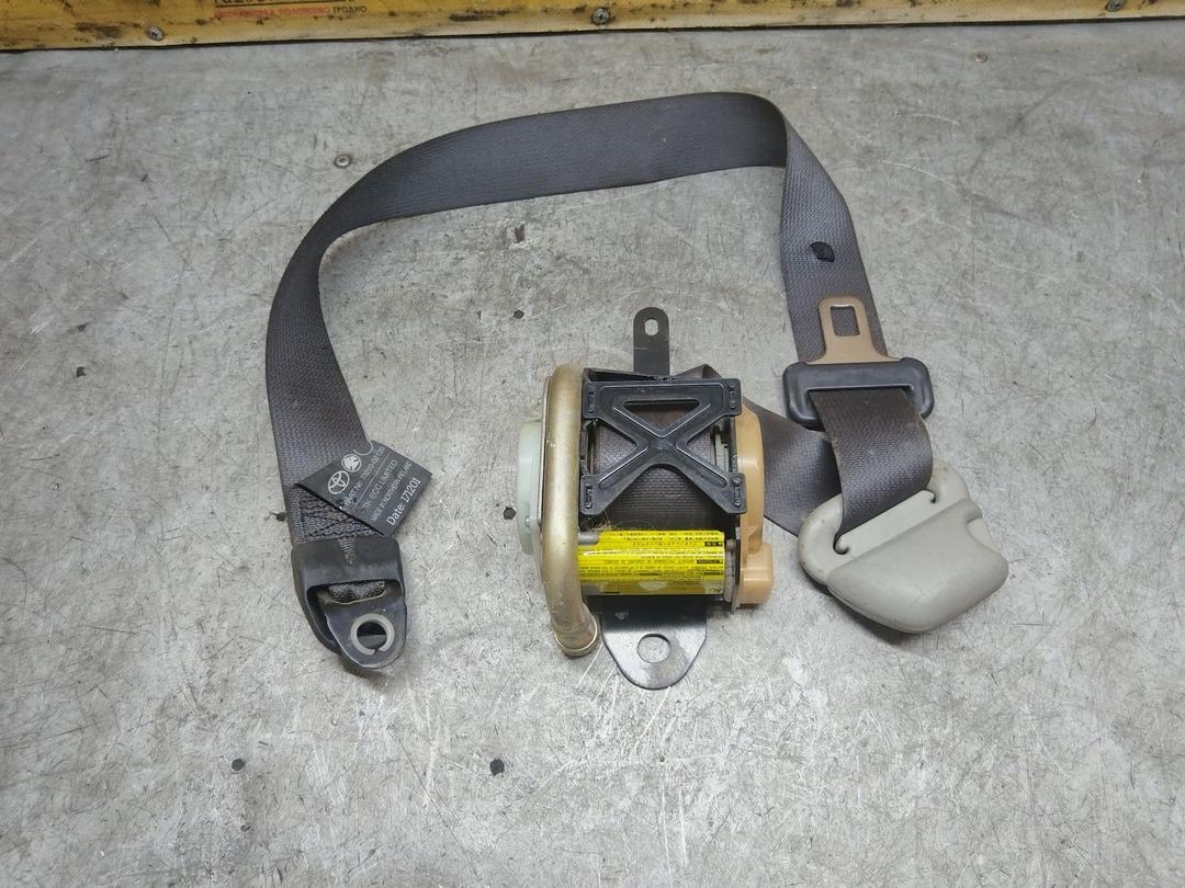 Ремень безопасности передний правый WH9S92 Toyota Corolla купить