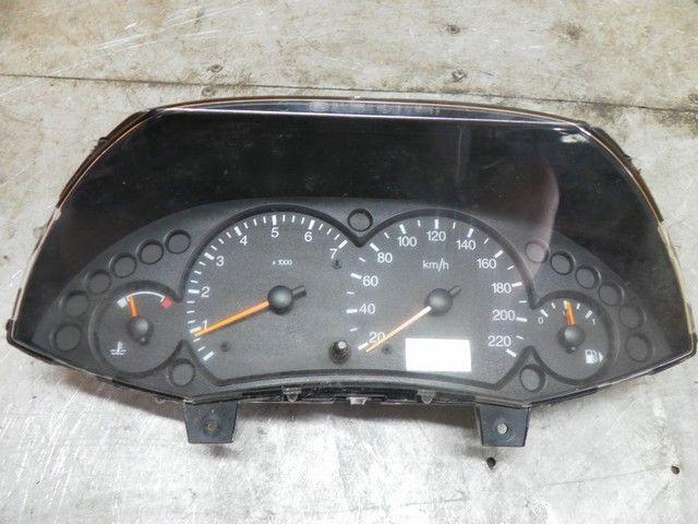 Щиток приборов (приборная панель) 9MJ1PN Ford Focus купить на авторазборке