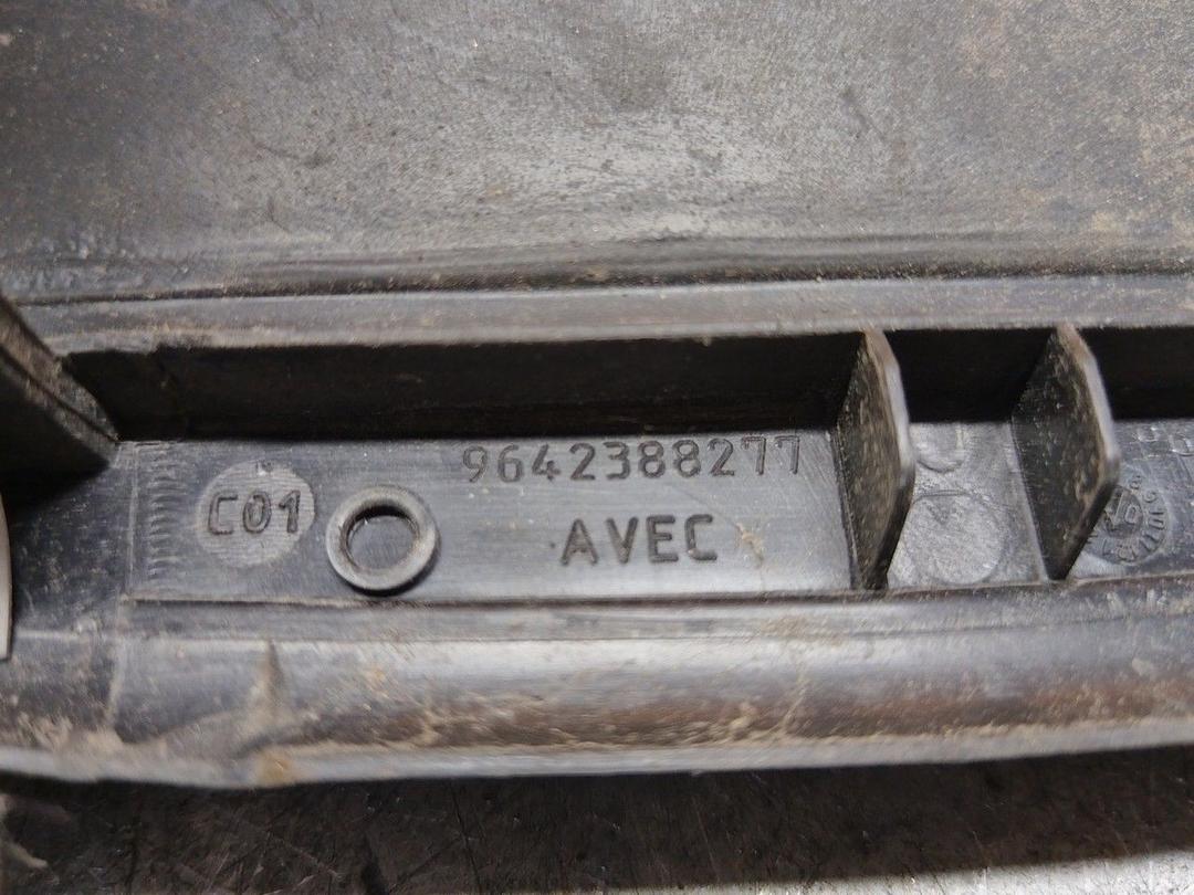 Решетка вентиляции кузова CJHM1D Citroen Xsara Picasso купить с доставкой