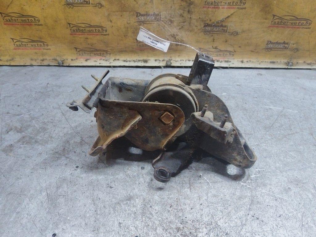 Подушка крепления КПП R3O6BU Mazda Xedos 6 - Фото 1