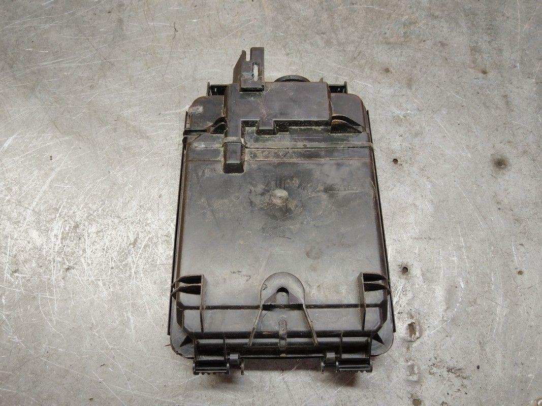 Короб предохранителей CQ8N0X Volkswagen Passat - Фото 5