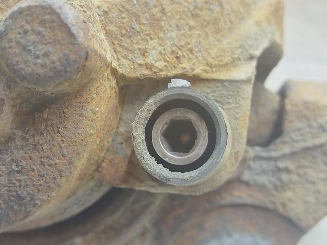 Суппорт передний левый ZU92OL Ford Fusion undefined