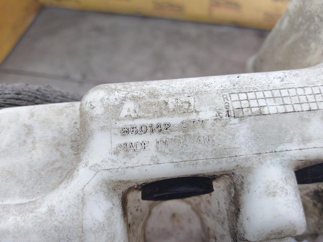 Бачок омывателя KLWVQ4 Mazda Premacy купить с доставкой