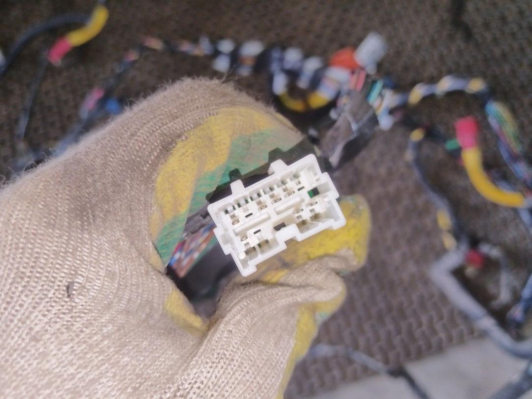 Проводка салона HUC767 Mitsubishi Carisma - Фото 4