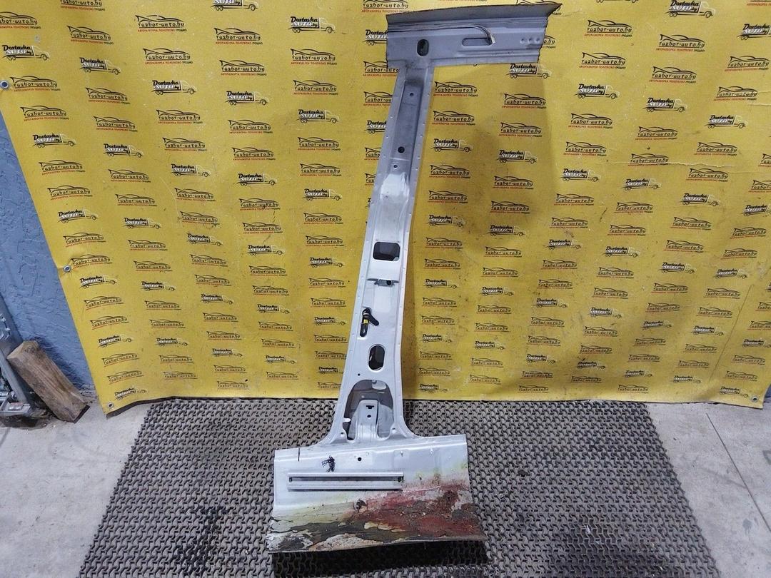 Стойка кузовная центральная правая E952GE Audi 80 undefined