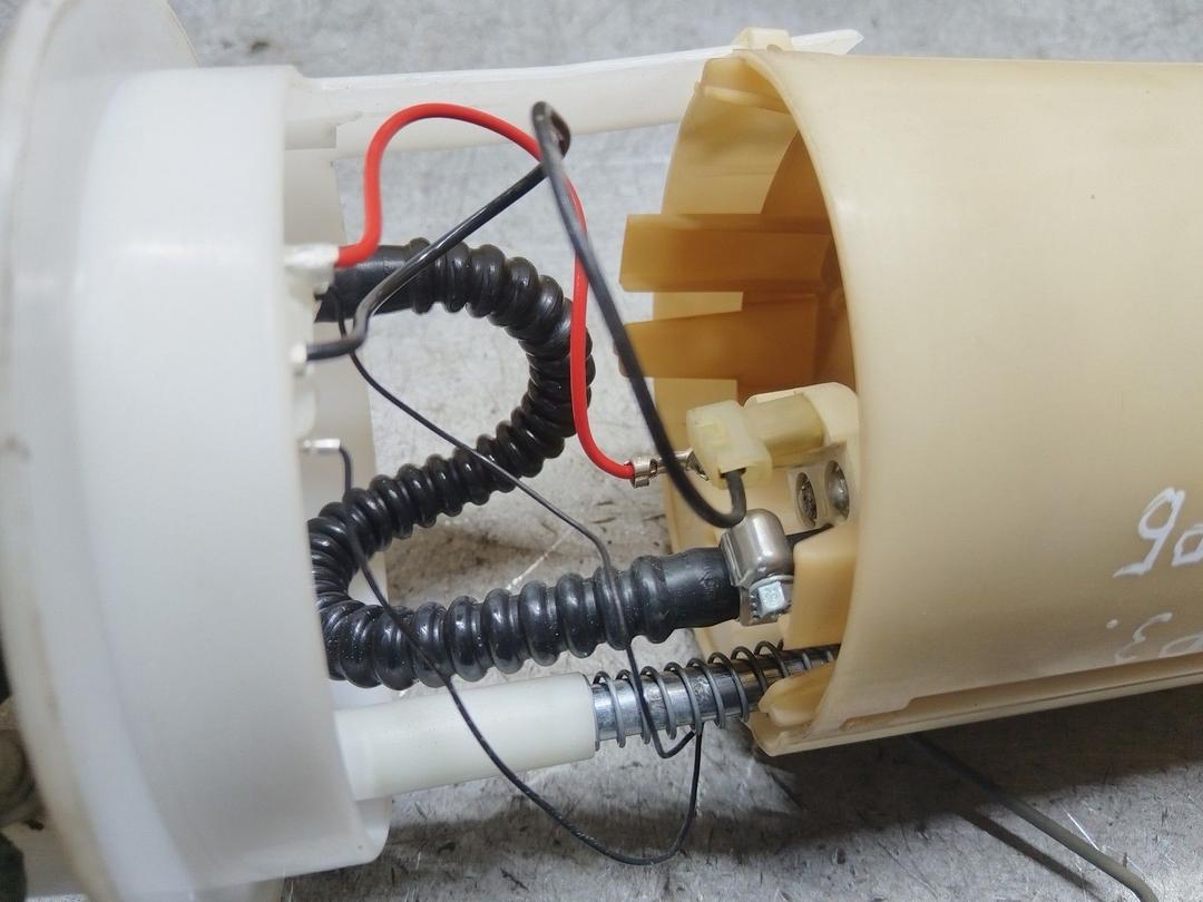 Колба в бак 0SNPV4 Renault Espace купить в магазине запчастей бу