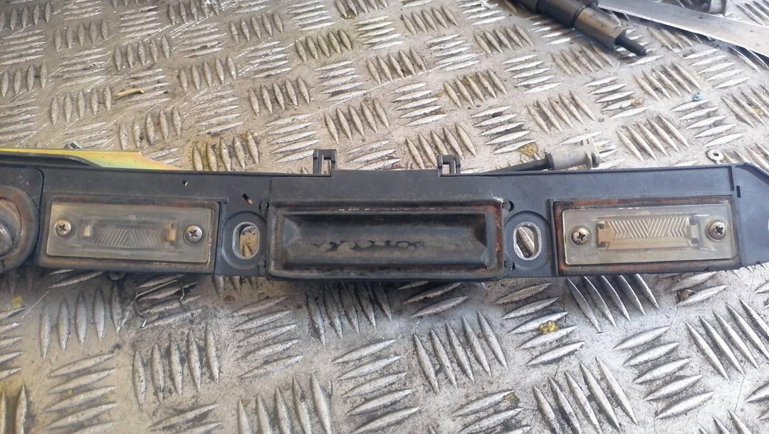 Накладка подсветки номера PB8XT5 Volkswagen Passat купить