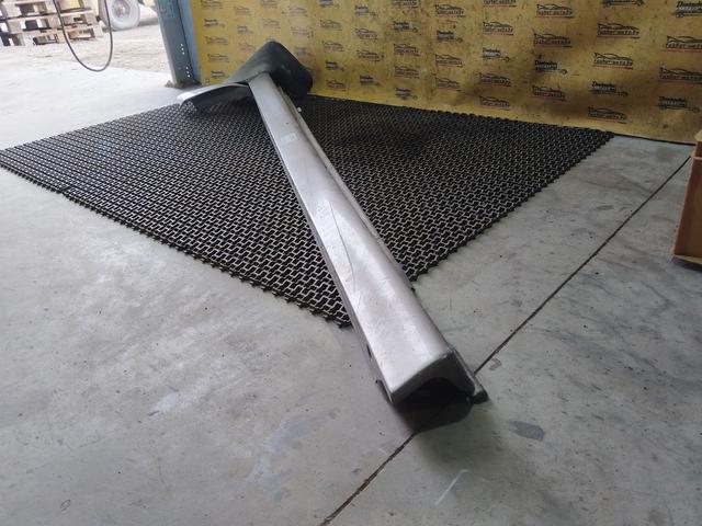 Накладка на порог JXE9YV Subaru Forester купить на авторазборке