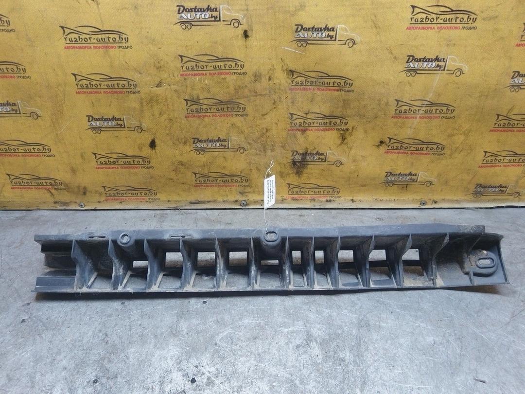 Кронштейн крепления бампера заднего 3AYFCO Skoda Roomster