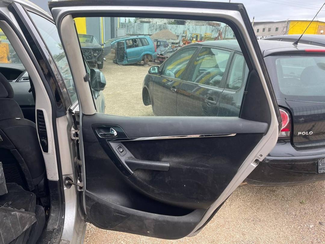 Дверь задняя правая 0CIY25 Citroen C4 Picasso купить с доставкой