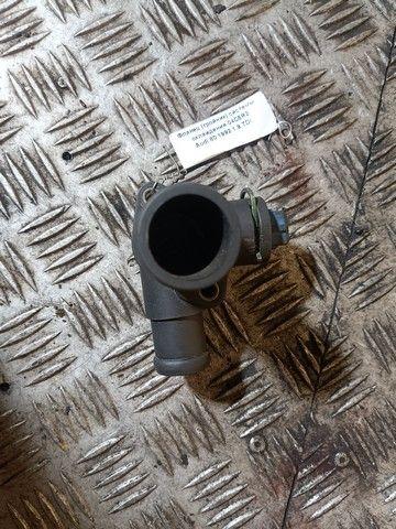 Фланец (тройник) системы охлаждения 04C5R2 Audi 80 купить с доставкой